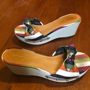 Coach silk/canvas sandals Bow $ stud detail. Sz 8